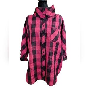 Peter Nygard M Red/Black 100% Polyester button up top